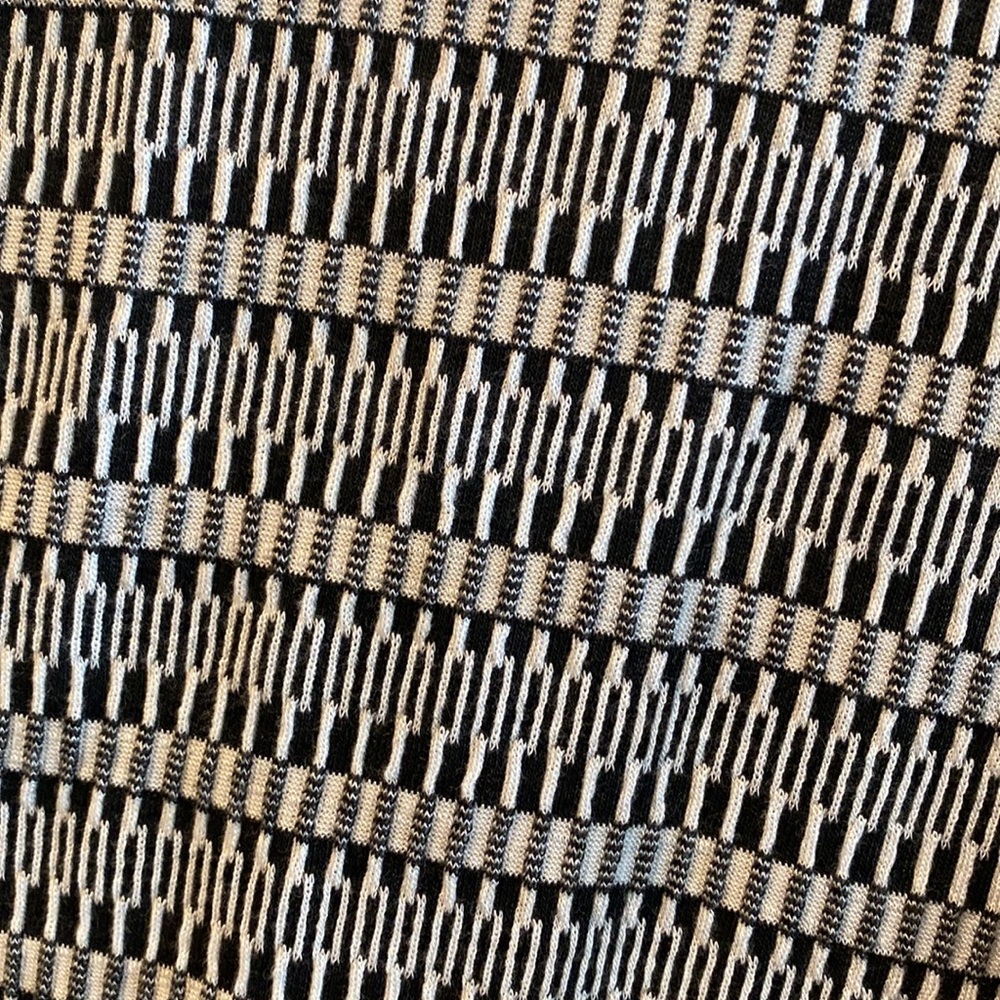 Patterned Crop Top - Picture 3 of 4